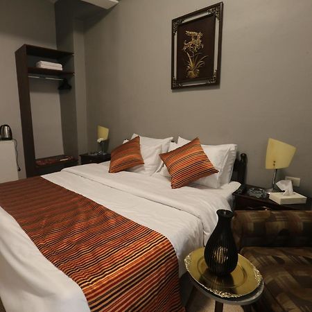 Riviera Hotel Амман Экстерьер фото