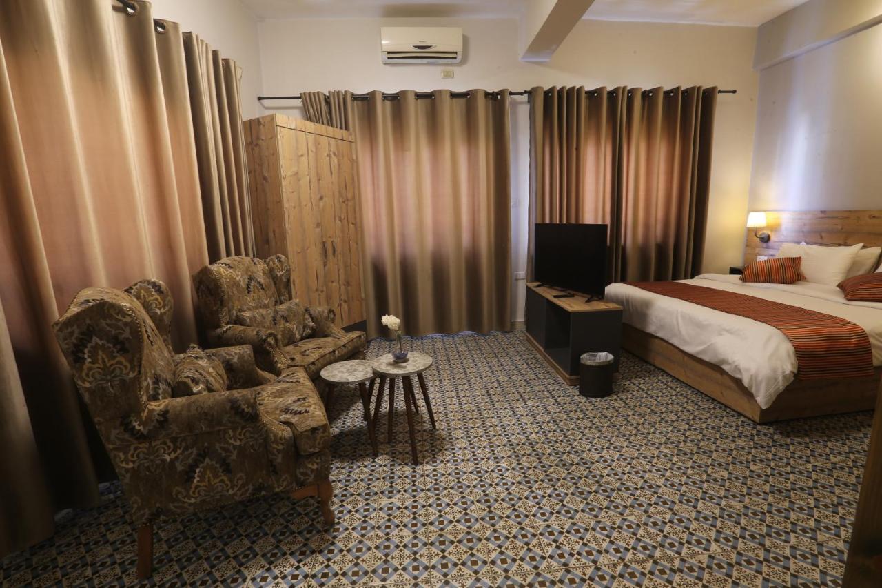 Riviera Hotel Амман Экстерьер фото